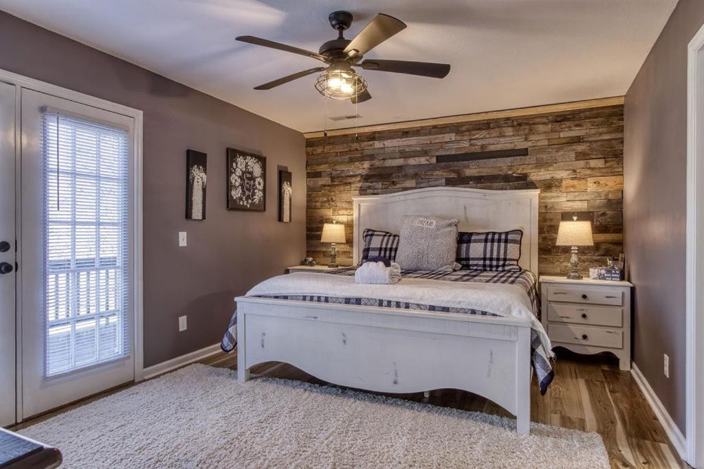 The Mason Jar, Hot Tub, Wifi, 1089 Free Tickets Each Paid Day, Dollywood And More! Pigeon Forge Exterior photo